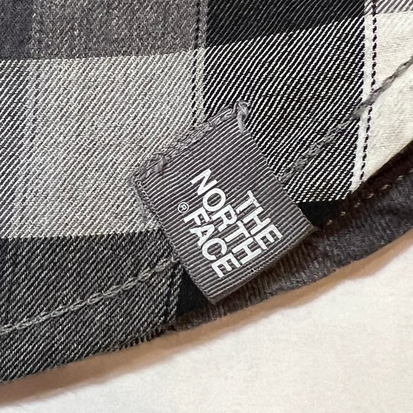 Men's The North Face Long Sleeve Plaid Black White Button Up Shirt Size Medium - Picture 6 of 8